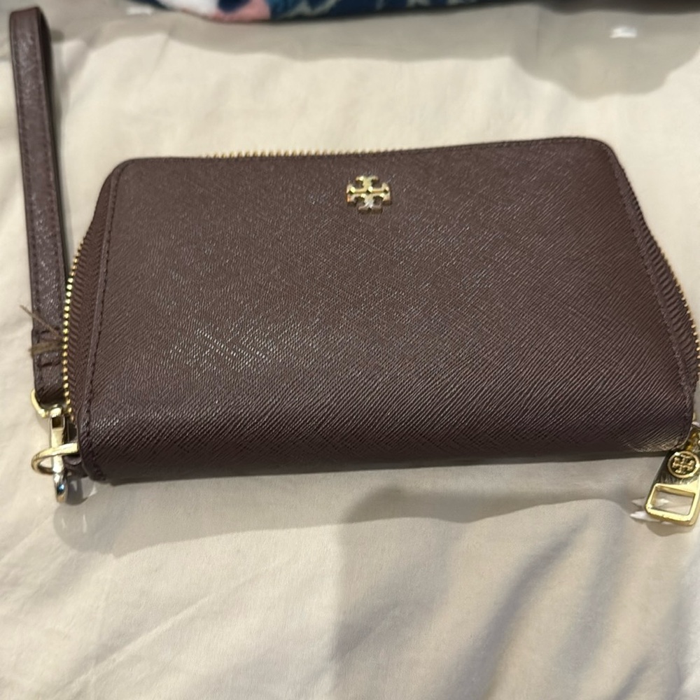 Tory Burch wristlet wallet